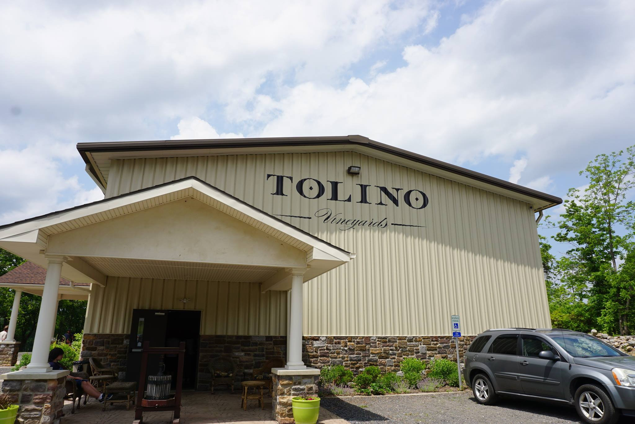 Tolino Vineyards, Bangor, PA - Booking Information & Music Venue Reviews