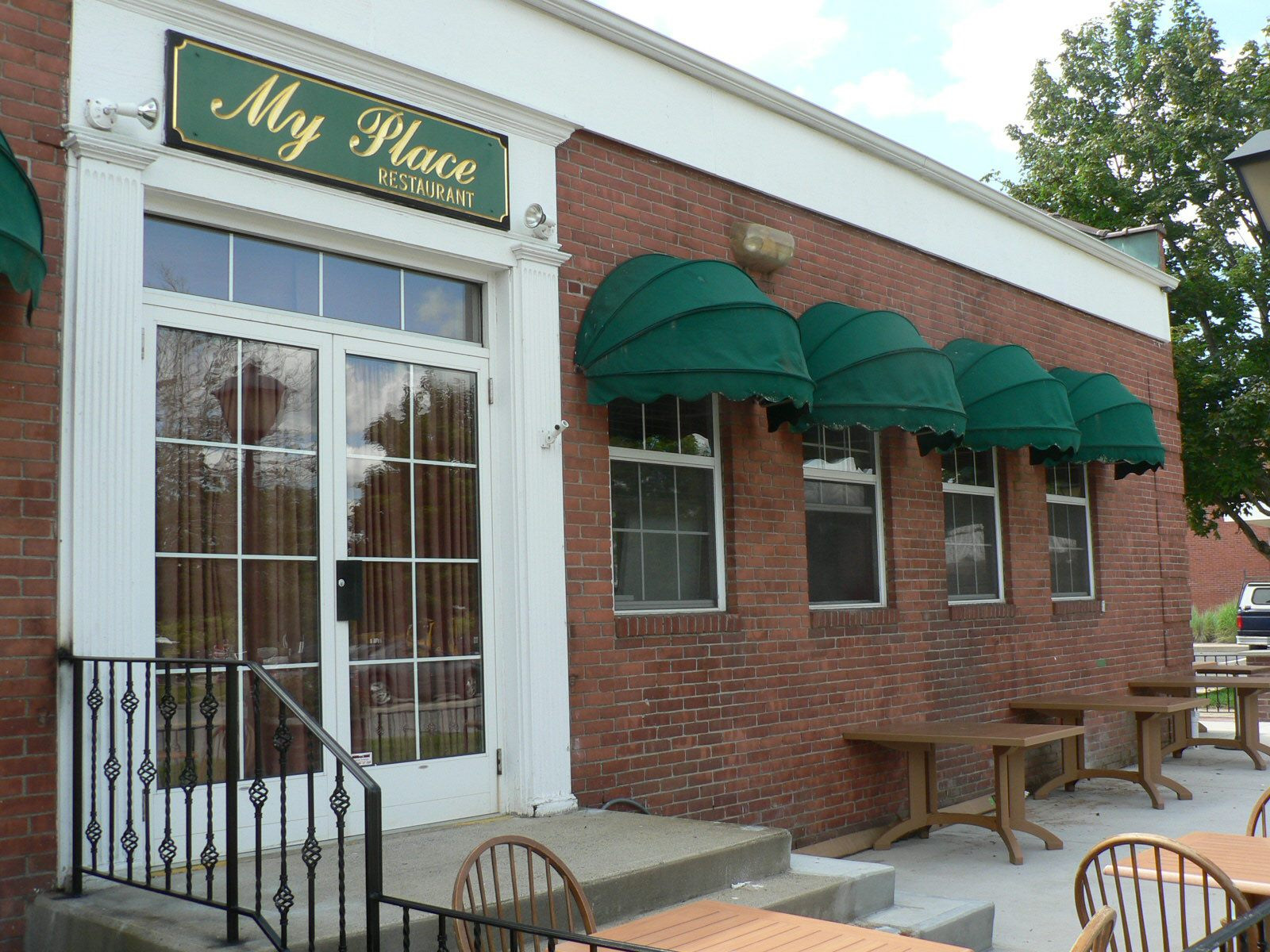 My Place Pizza & Restaurant, Newtown, CT Booking