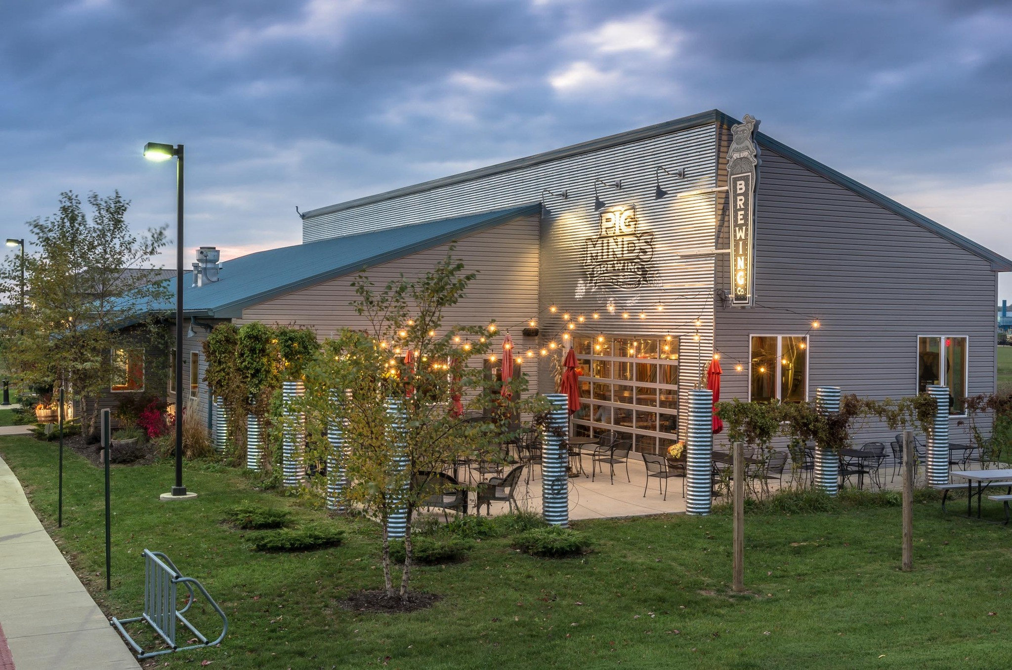 Pig Minds Brewing Co., Machesney Park, IL - Booking Information & Music ...