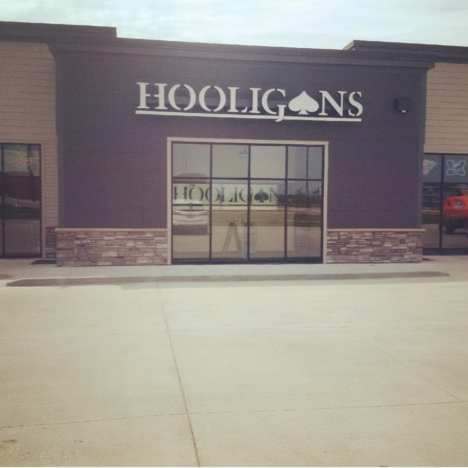 Hooligans, West Fargo, ND - Booking Information & Music Venue Reviews